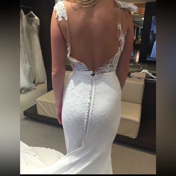 Pronovais Vicenta Wedding Dress Size 4 - Picture 5 of 8